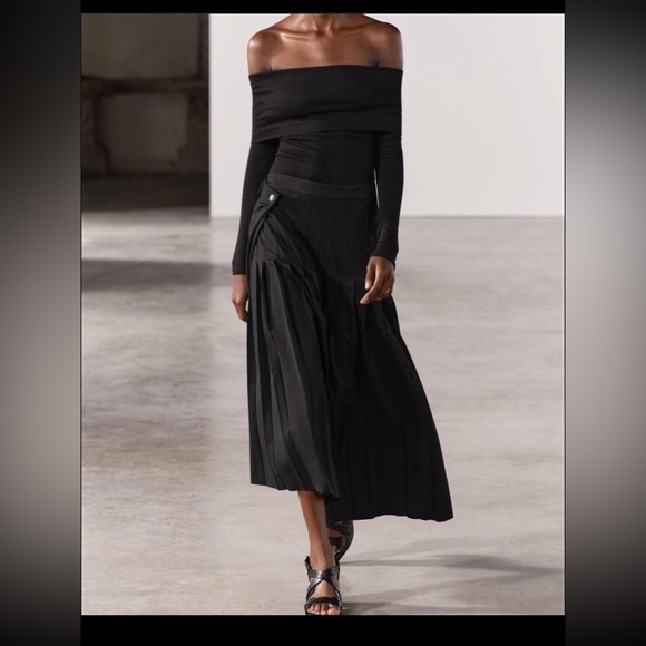 Zara Elegant Black Asymmetrical Skirt